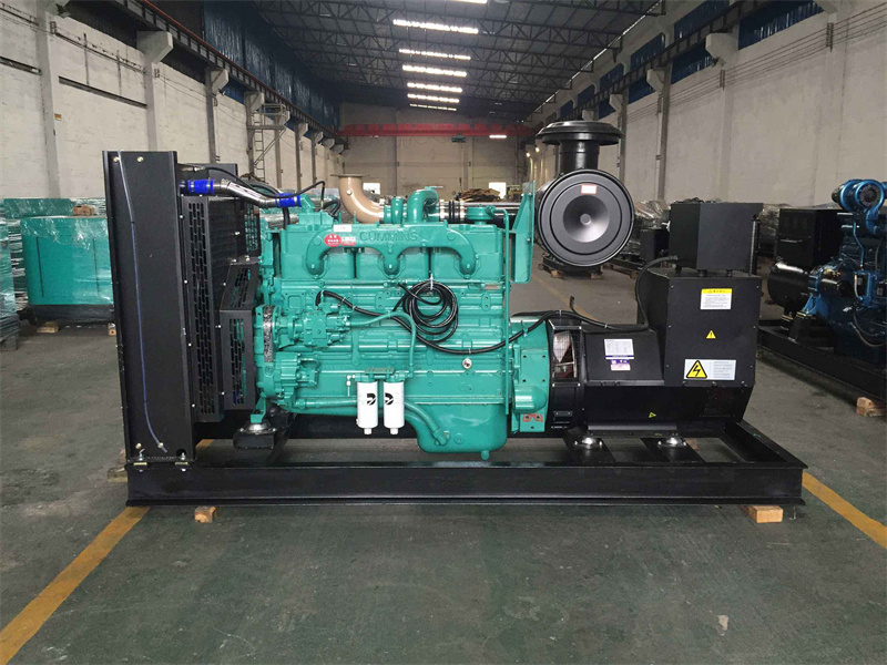 辰溪如何判断一个电压表是否具有自动量程切换功能？