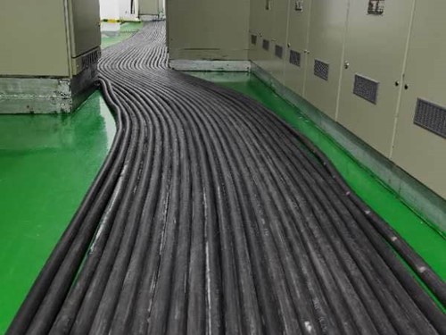 辰溪如何根据理论计算公式计算温度对特定电压测量结果的影响？